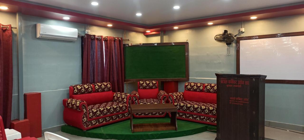 Hotel Royal Chautari, Butwal Ngoại thất bức ảnh